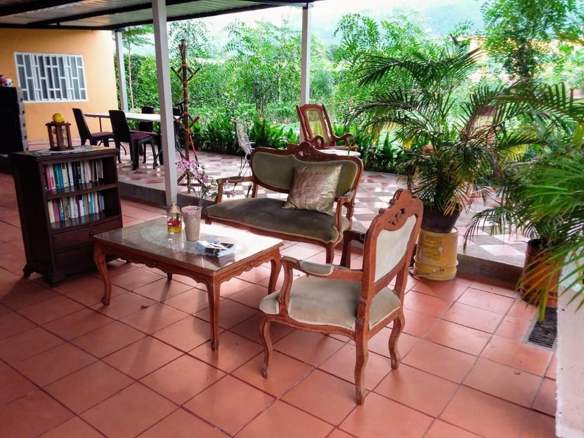 C&H Casa Campestre El Oasis Ricaurte Girardot Bed & Breakfast ภายนอก รูปภาพ