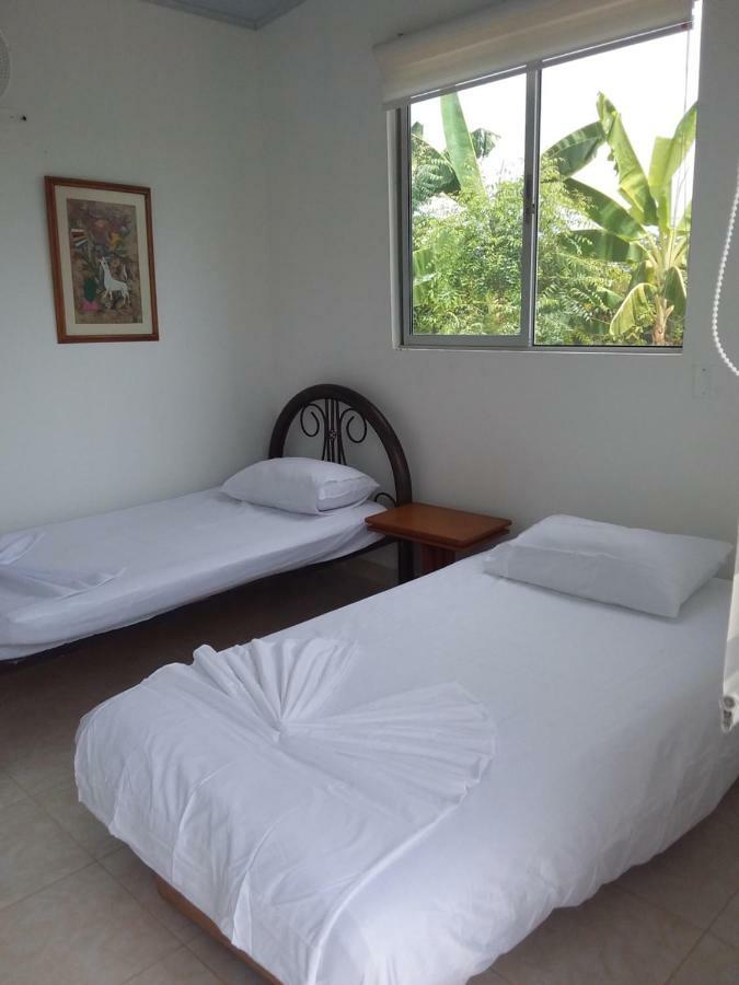 C&H Casa Campestre El Oasis Ricaurte Girardot Bed & Breakfast ภายนอก รูปภาพ