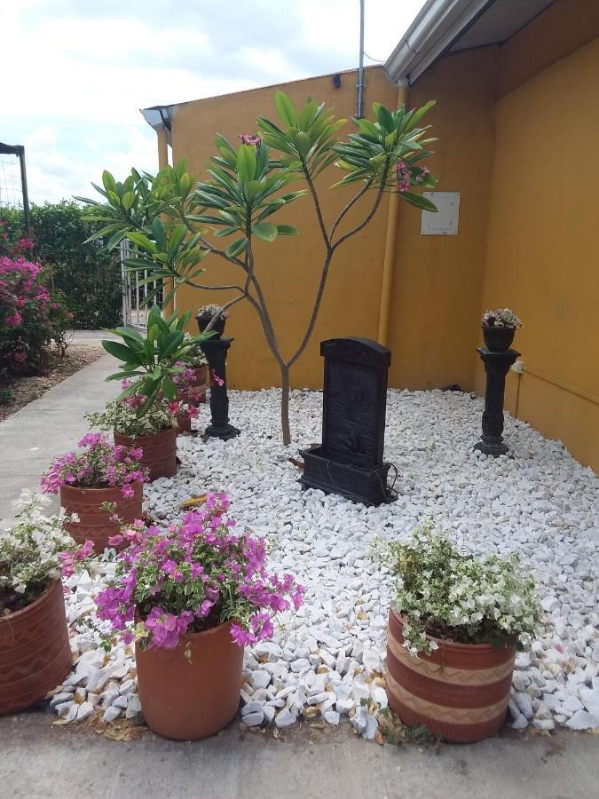 C&H Casa Campestre El Oasis Ricaurte Girardot Bed & Breakfast ภายนอก รูปภาพ
