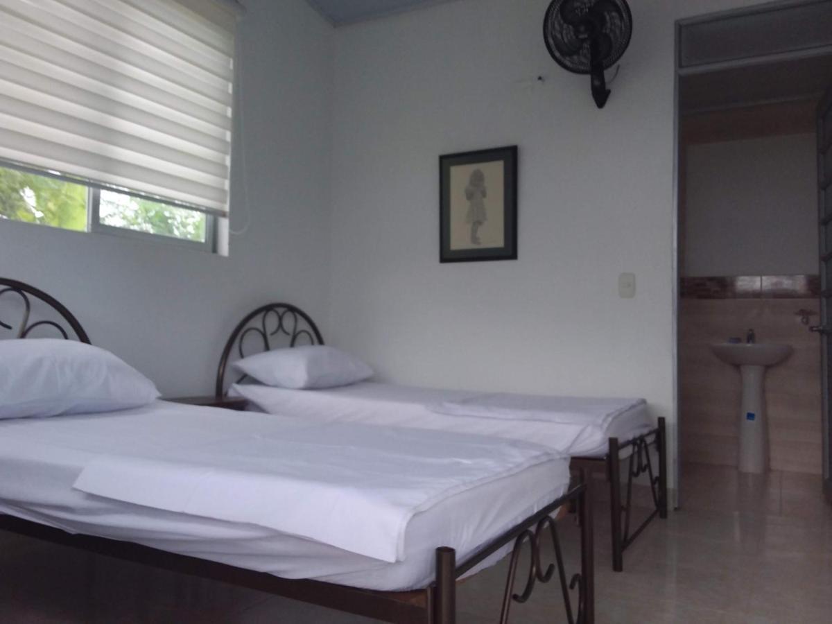 C&H Casa Campestre El Oasis Ricaurte Girardot Bed & Breakfast ภายนอก รูปภาพ