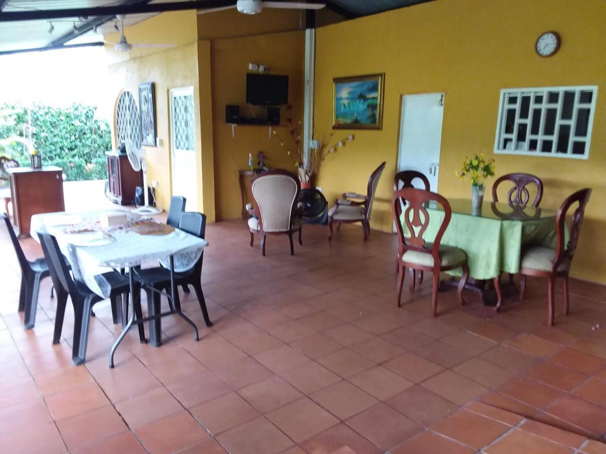 C&H Casa Campestre El Oasis Ricaurte Girardot Bed & Breakfast ภายนอก รูปภาพ